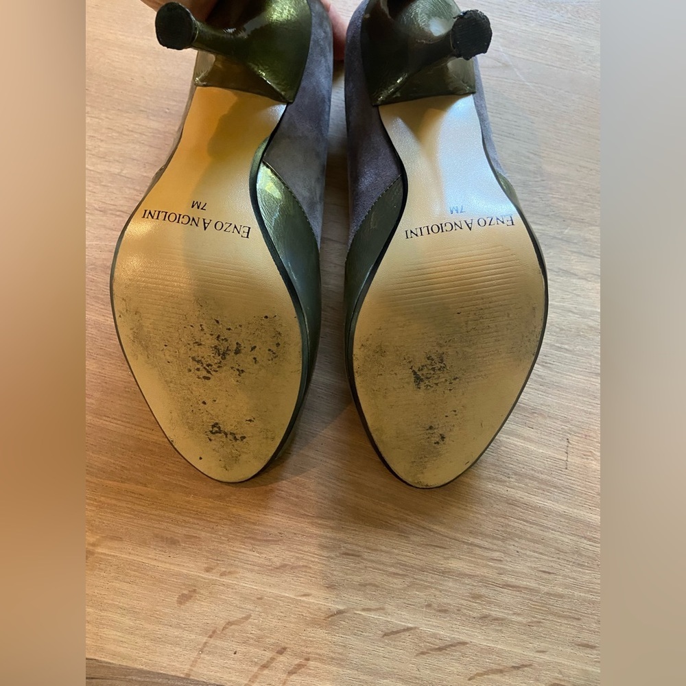 Gorgeous Like New Silver Heels - Picture 3 of 3